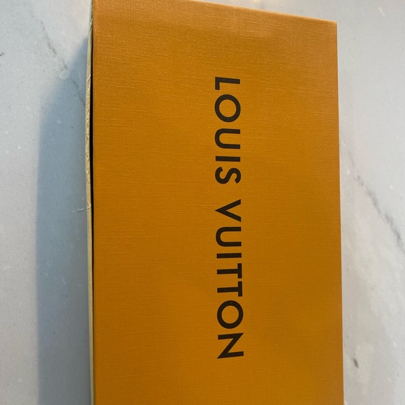 Louis Vuitton accessory box - Picture 2 of 5